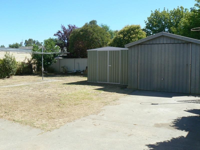 30 Montgomery Crescent, White Hills VIC 3550