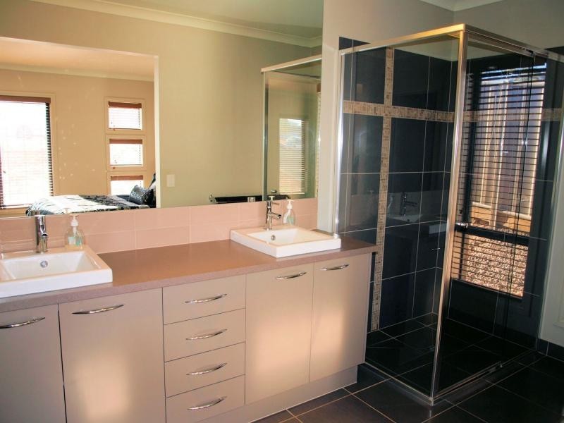 106 Amara Way, Kangaroo Flat VIC 3555