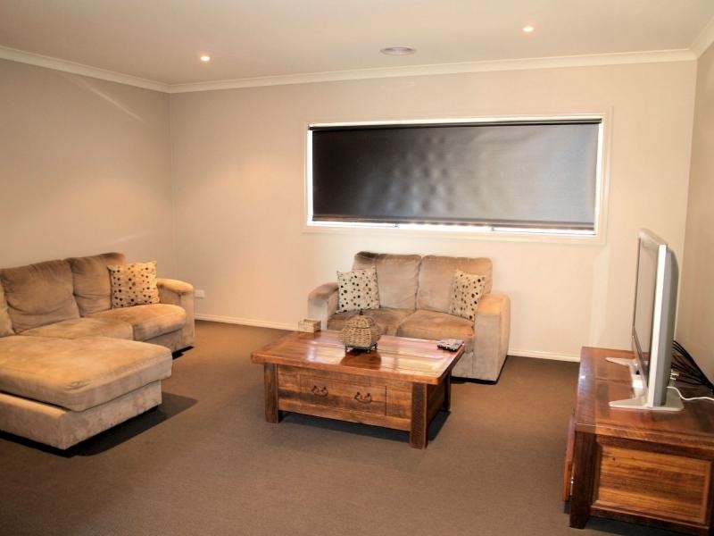 106 Amara Way, Kangaroo Flat VIC 3555