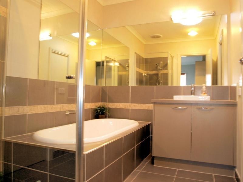 106 Amara Way, Kangaroo Flat VIC 3555