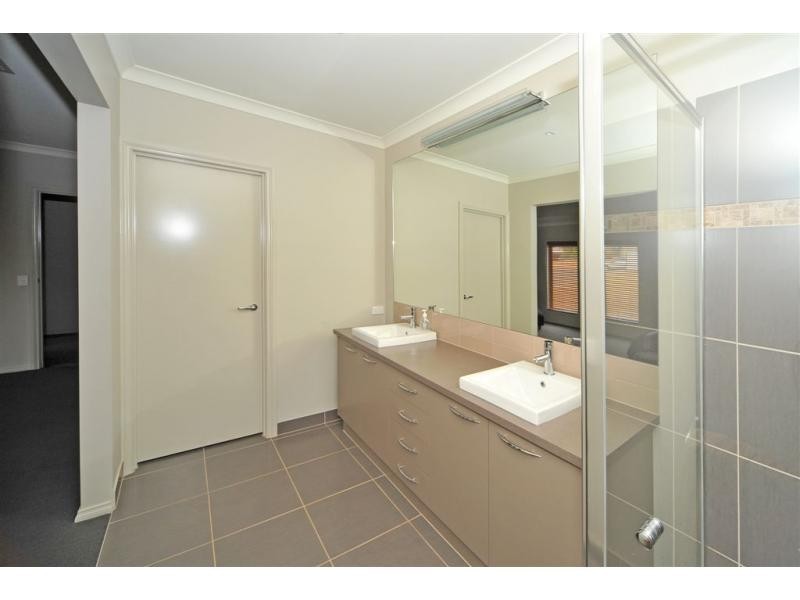 106 Amara Way, Kangaroo Flat VIC 3555