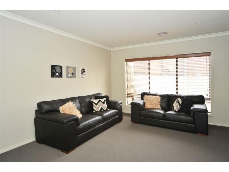 106 Amara Way, Kangaroo Flat VIC 3555