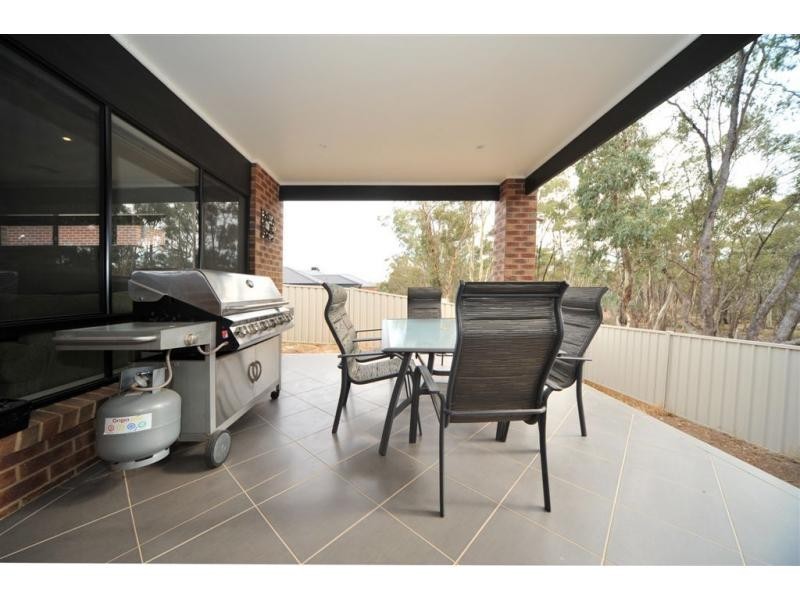 106 Amara Way, Kangaroo Flat VIC 3555