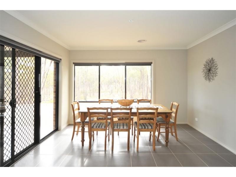 106 Amara Way, Kangaroo Flat VIC 3555