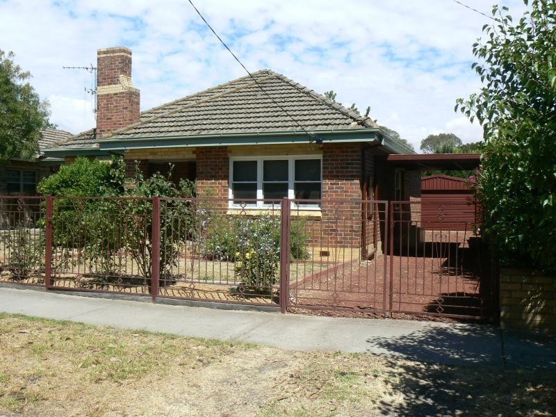 198 High Street, Kangaroo Flat VIC 3555