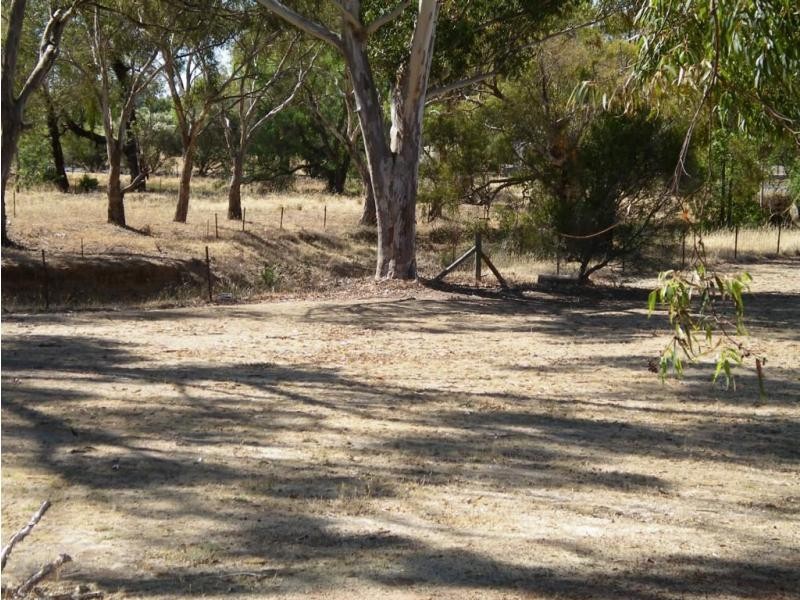 23 Calder Highway, Wedderburn VIC 3518
