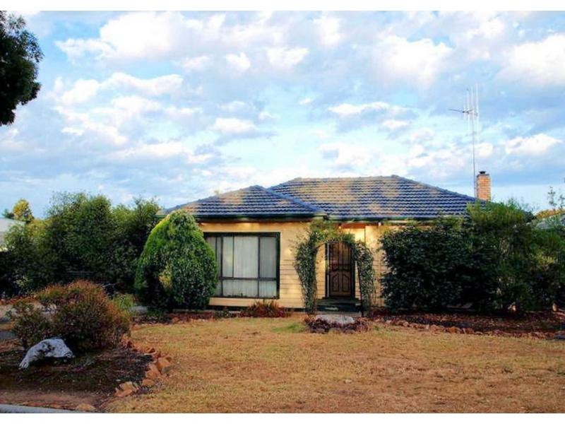 24 Archer Street, Kangaroo Flat VIC 3555