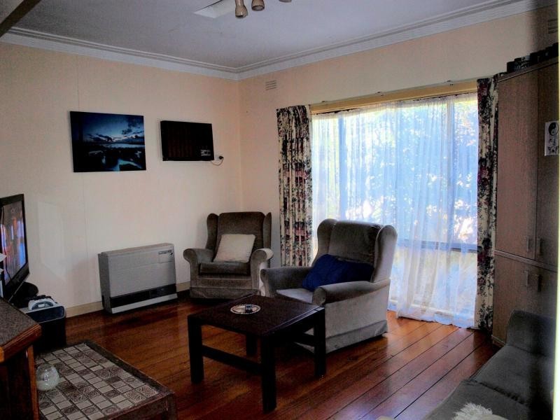 24 Archer Street, Kangaroo Flat VIC 3555