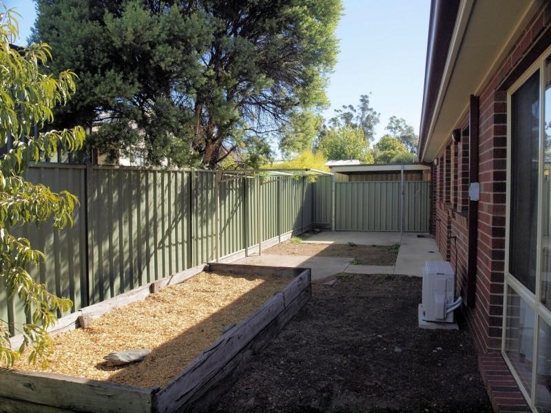 Unit 8/14 Butts Road, Eaglehawk VIC 3556