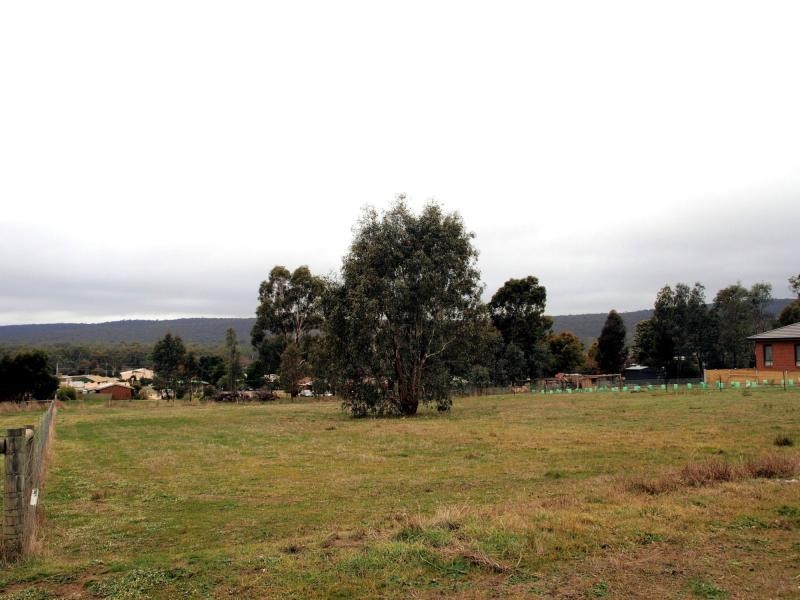 9-11 Armstrong Street, Heathcote VIC 3523