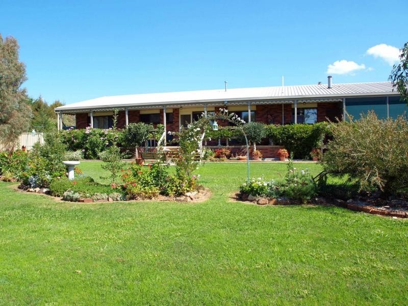 70 Jacksons Lane, Heathcote VIC 3523