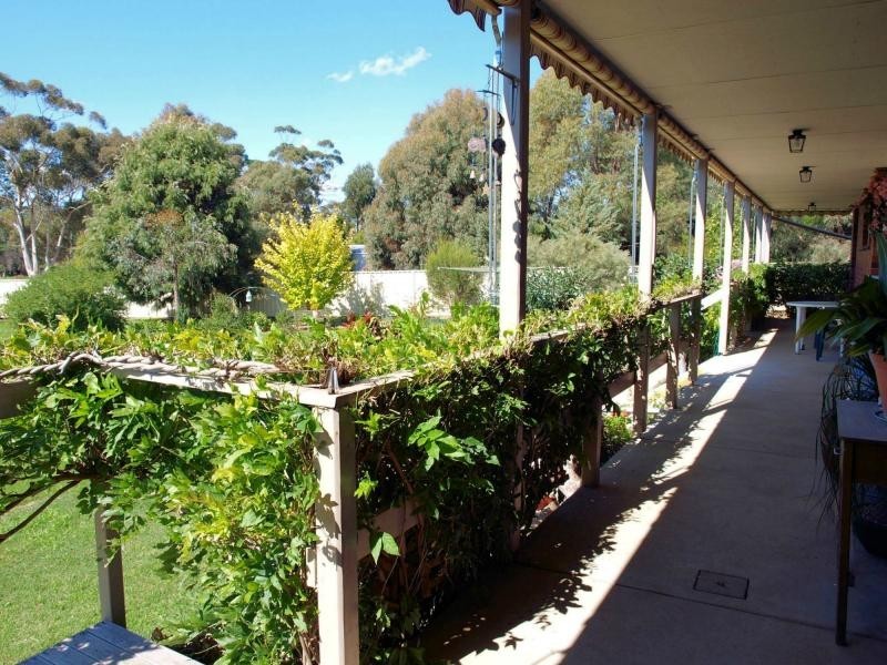 70 Jacksons Lane, Heathcote VIC 3523