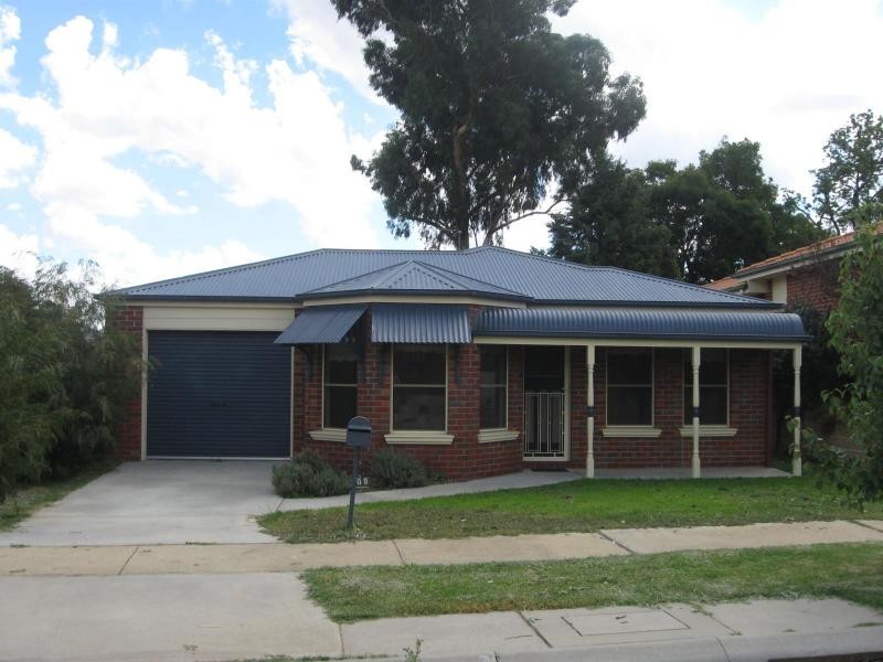 11 Claire Court, Kennington VIC 3550