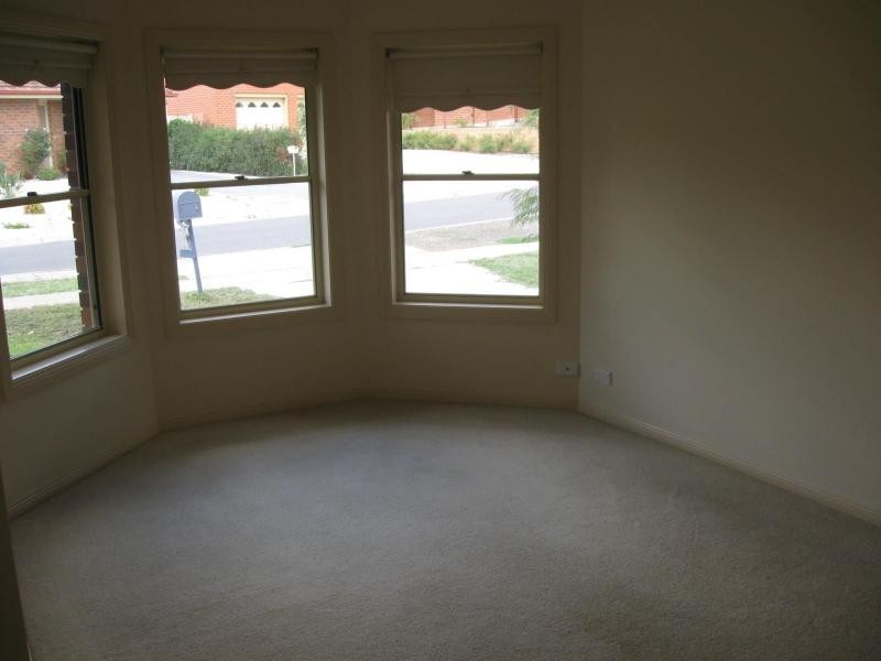 11 Claire Court, Kennington VIC 3550