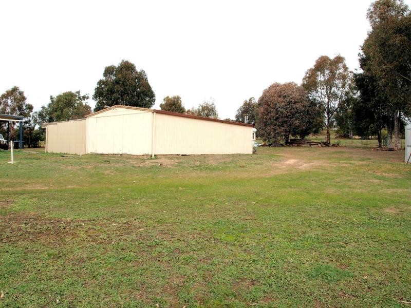 30 Hall Road, Heathcote VIC 3523