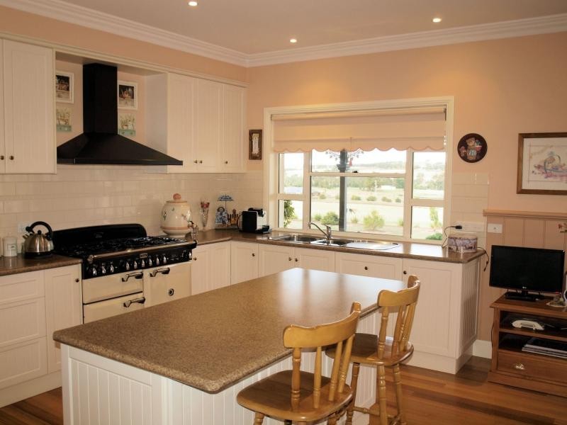 61 Sunrise Crescent, Lockwood South VIC 3551