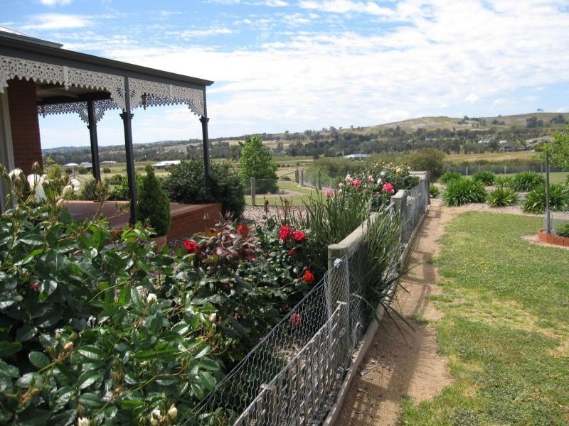 61 Sunrise Crescent, Lockwood South VIC 3551