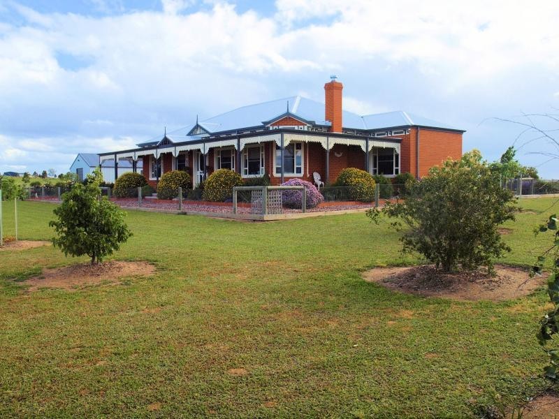 61 Sunrise Crescent, Lockwood South VIC 3551