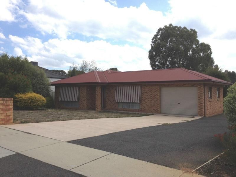 12 Bourke Street, Strathdale VIC 3550