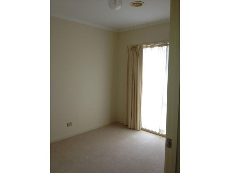 12 Bourke Street, Strathdale VIC 3550