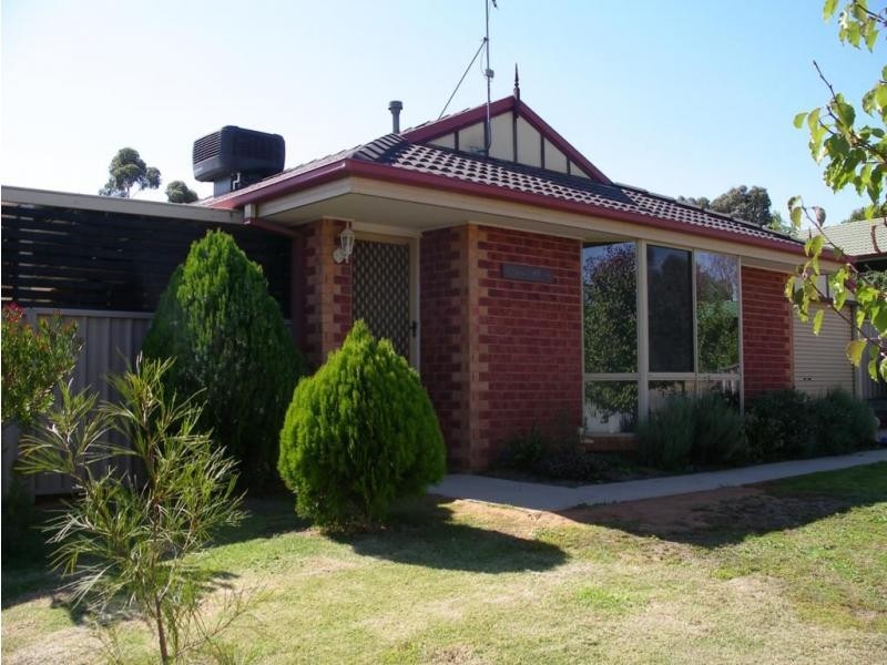 3 Liepoldt Rise, Golden Square VIC 3555