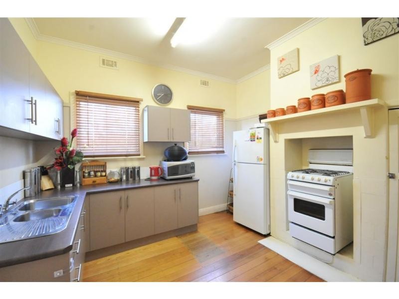 332 Eaglehawk Road, California Gully VIC 3556