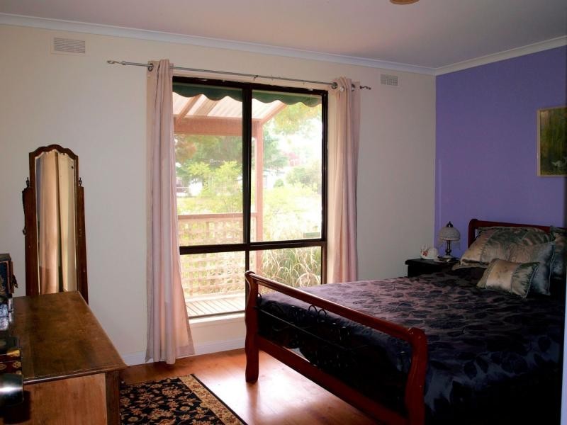 43 Playne Street, Heathcote VIC 3523