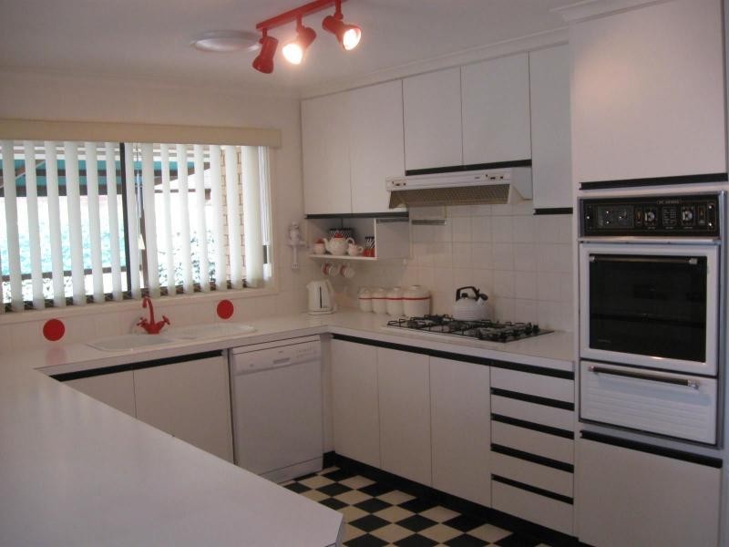 16 Sydenham Avenue, North Bendigo VIC 3550