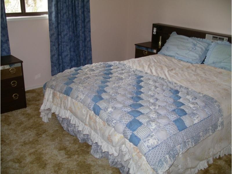 6 Boundry Road, Wedderburn VIC 3518