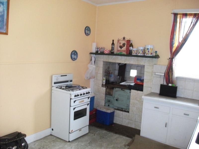 9 Cowslip St, Violet Town VIC 3669