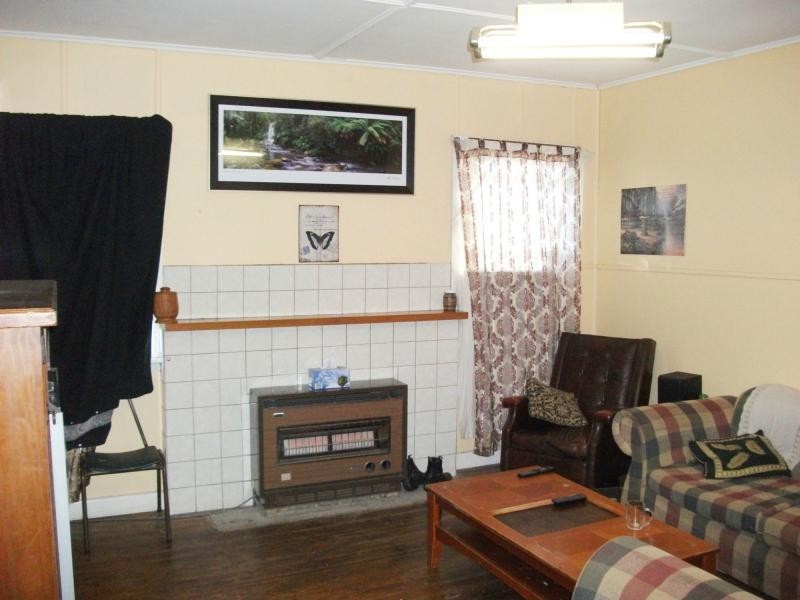 9 Cowslip St, Violet Town VIC 3669