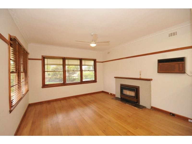 3 Bray Street, Long Gully VIC 3550