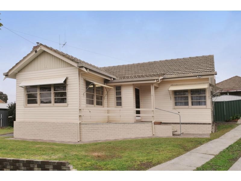 3 Bray Street, Long Gully VIC 3550