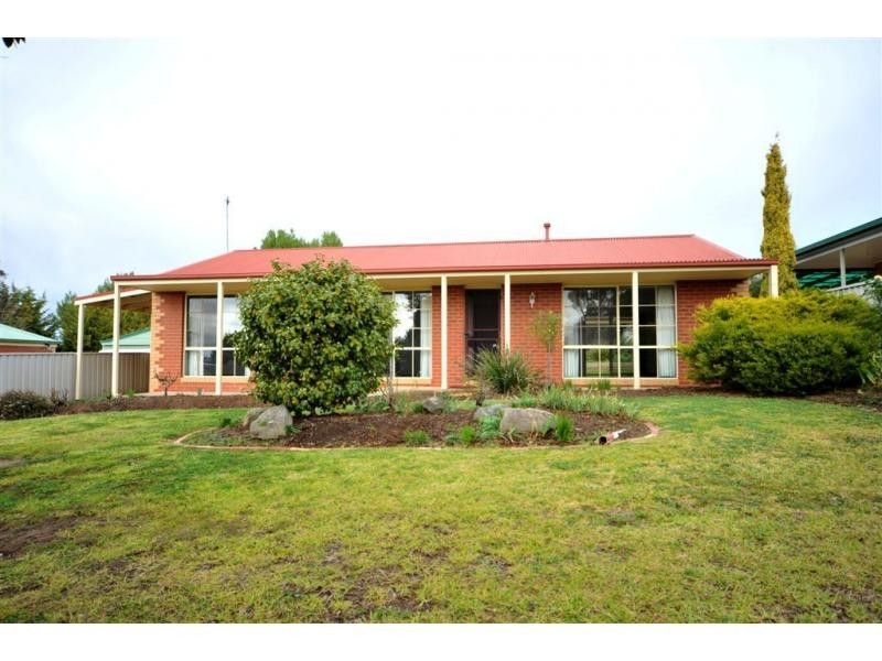 27 Queen Street, Kangaroo Flat VIC 3555