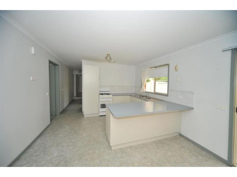 27 Queen Street, Kangaroo Flat VIC 3555
