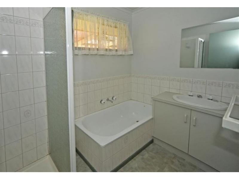 27 Queen Street, Kangaroo Flat VIC 3555