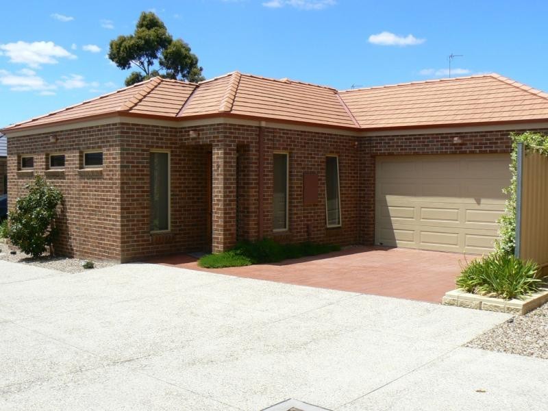 Unit 9 / 6 Friswell Avenue, Flora Hill VIC 3550