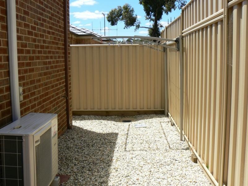 Unit 9 / 6 Friswell Avenue, Flora Hill VIC 3550