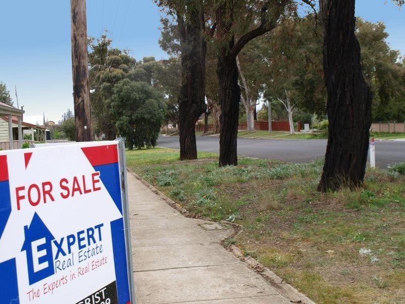 86 Neale Street, Kennington VIC 3550