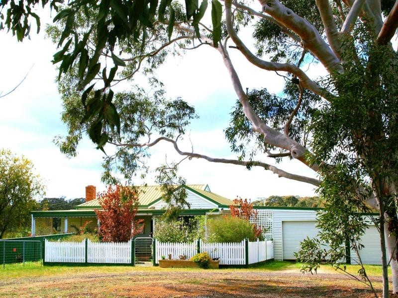 145 Heathcote-Redesdale Road, Heathcote VIC 3523