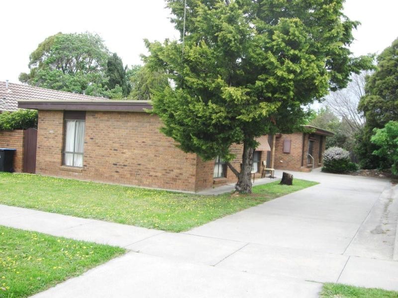 1 & 2/2 Hunter Avenue, California Gully VIC 3556