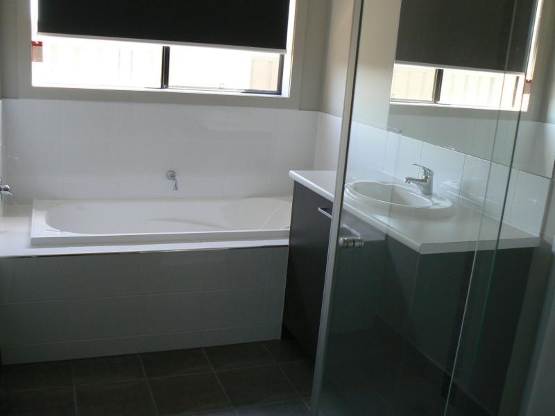 2 Yellowgum Boulevard, Epsom VIC 3551