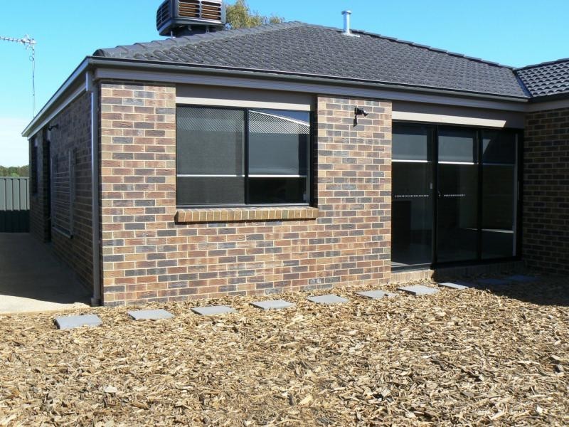 2 Yellowgum Boulevard, Epsom VIC 3551