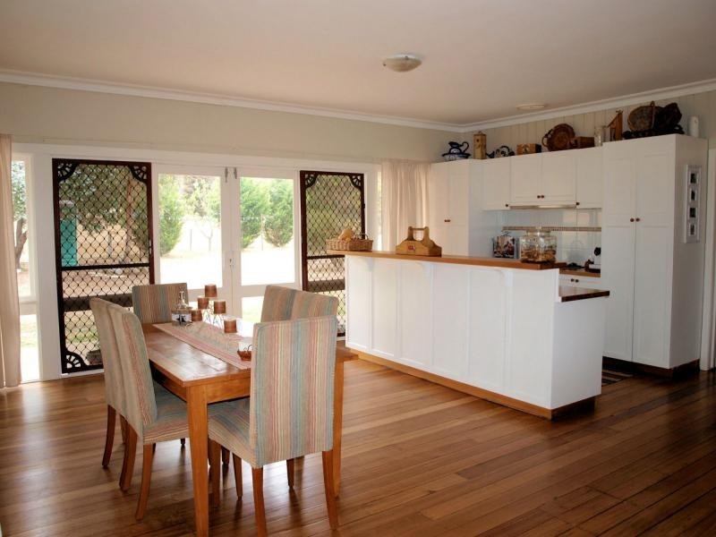 30 Hall Road, Heathcote VIC 3523