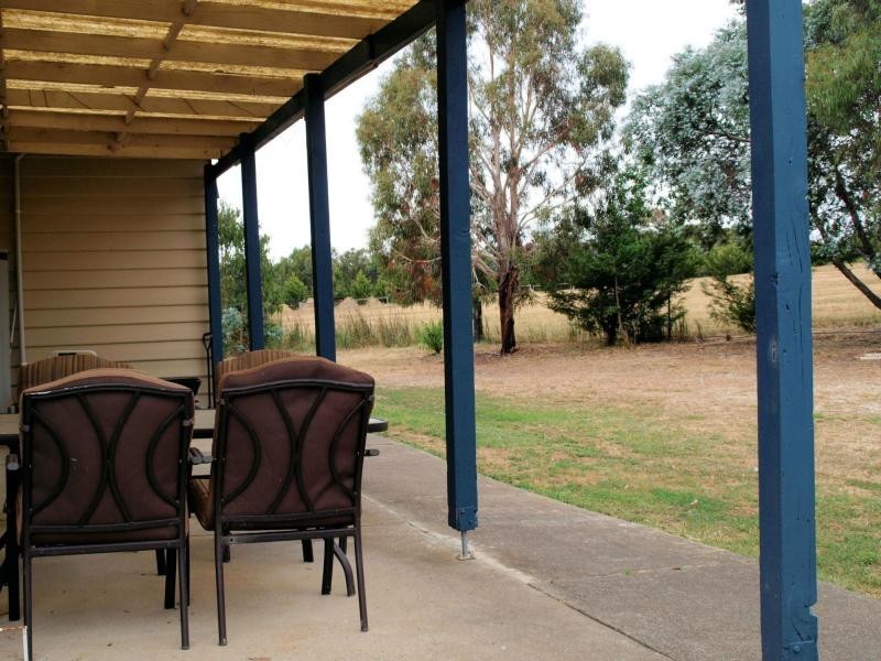 30 Hall Road, Heathcote VIC 3523