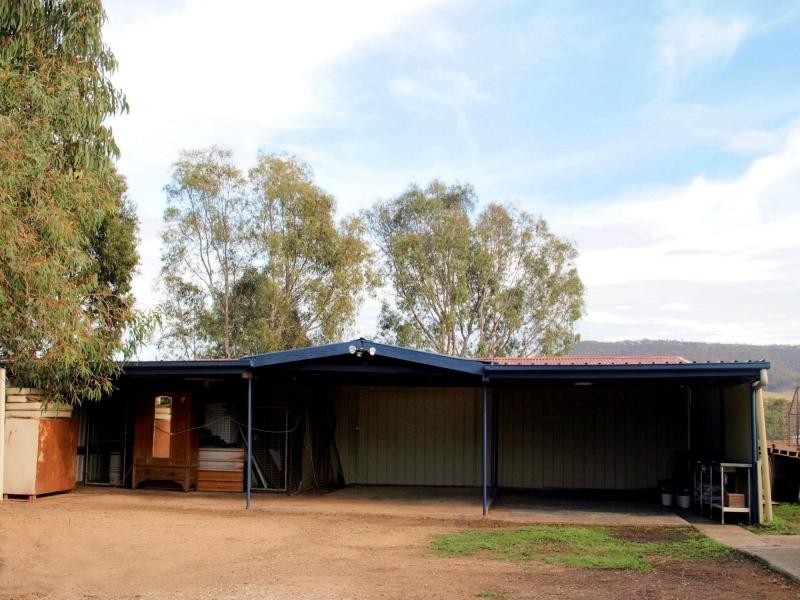 30 Hall Road, Heathcote VIC 3523