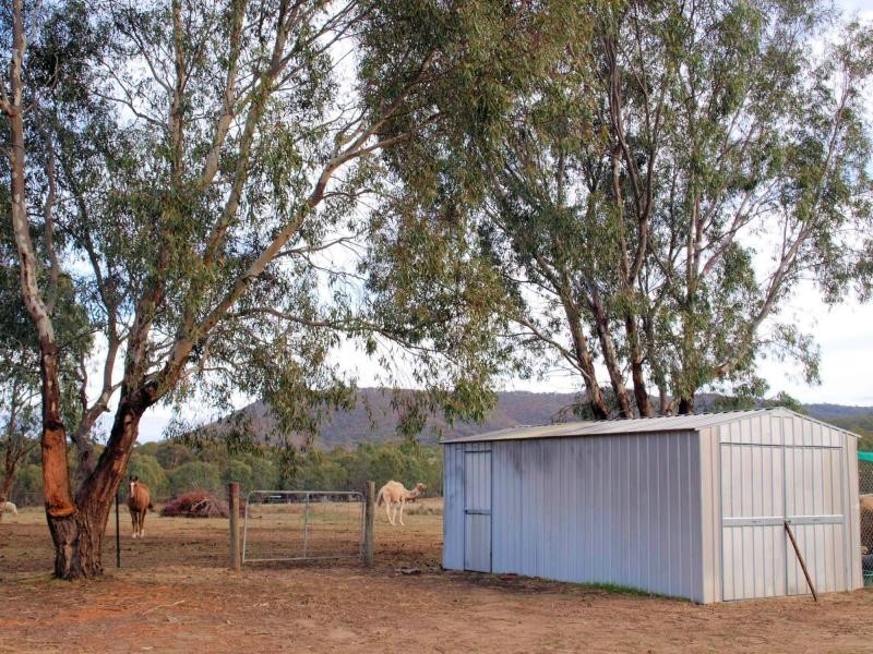 30 Hall Road, Heathcote VIC 3523