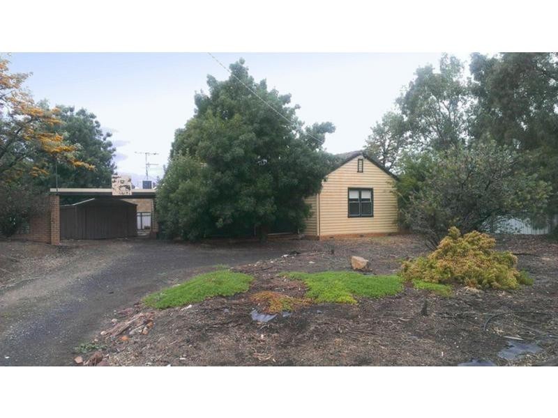 336 Station Street, Epsom VIC 3551