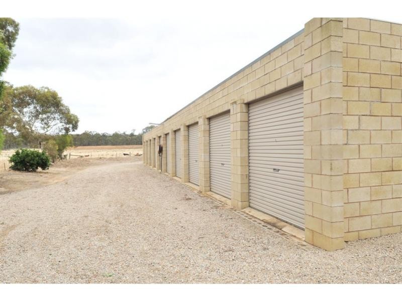 336 Station Street, Epsom VIC 3551