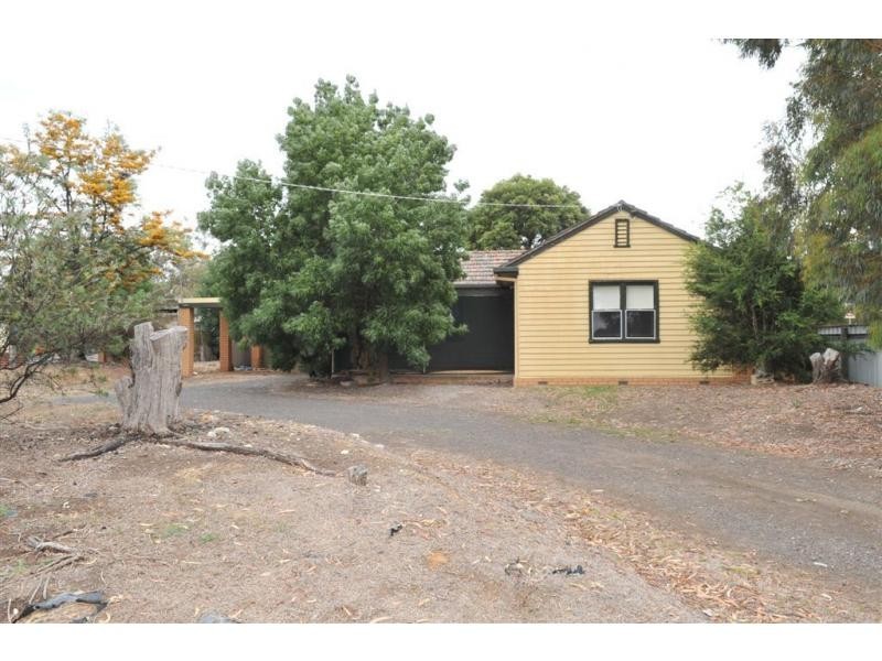 336 Station Street, Epsom VIC 3551
